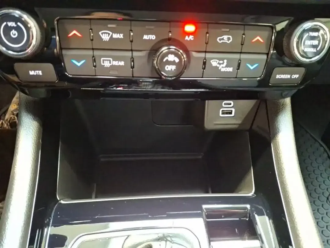 Jeep Compass - Thumbnail 13