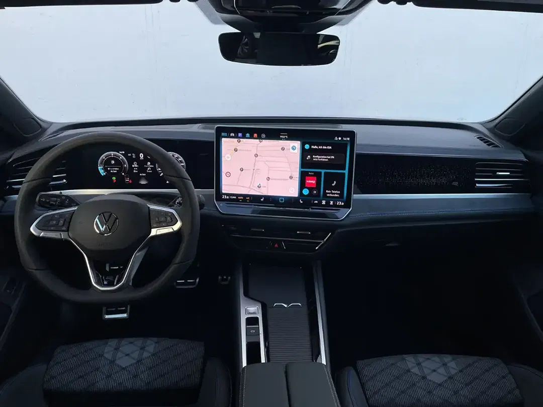 Volkswagen Passat - Thumbnail 11