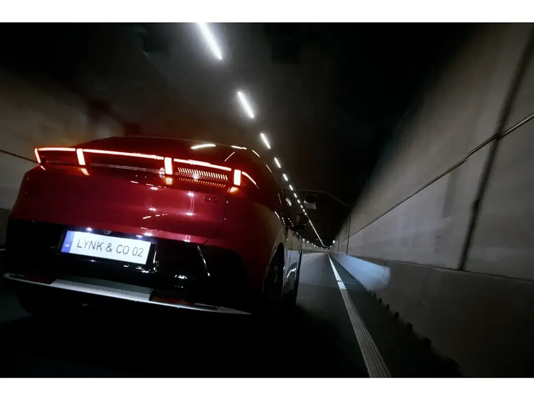 Lynk & Co 02 - Thumbnail 2