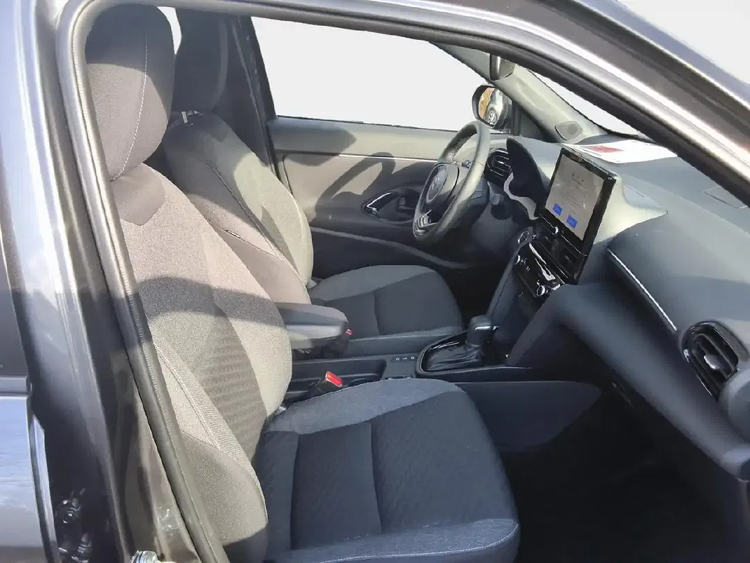 Toyota Yaris Cross - Thumbnail 11