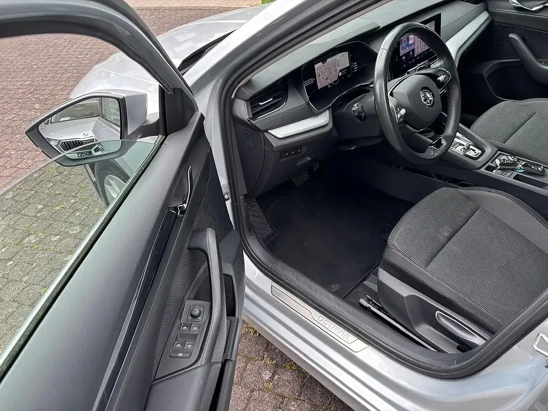 Skoda Octavia - Thumbnail 5