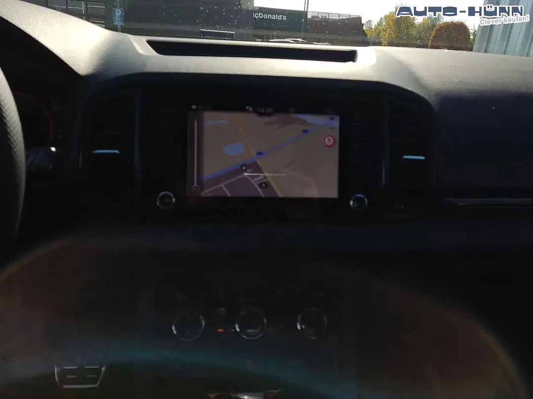 Skoda Karoq - Thumbnail 8