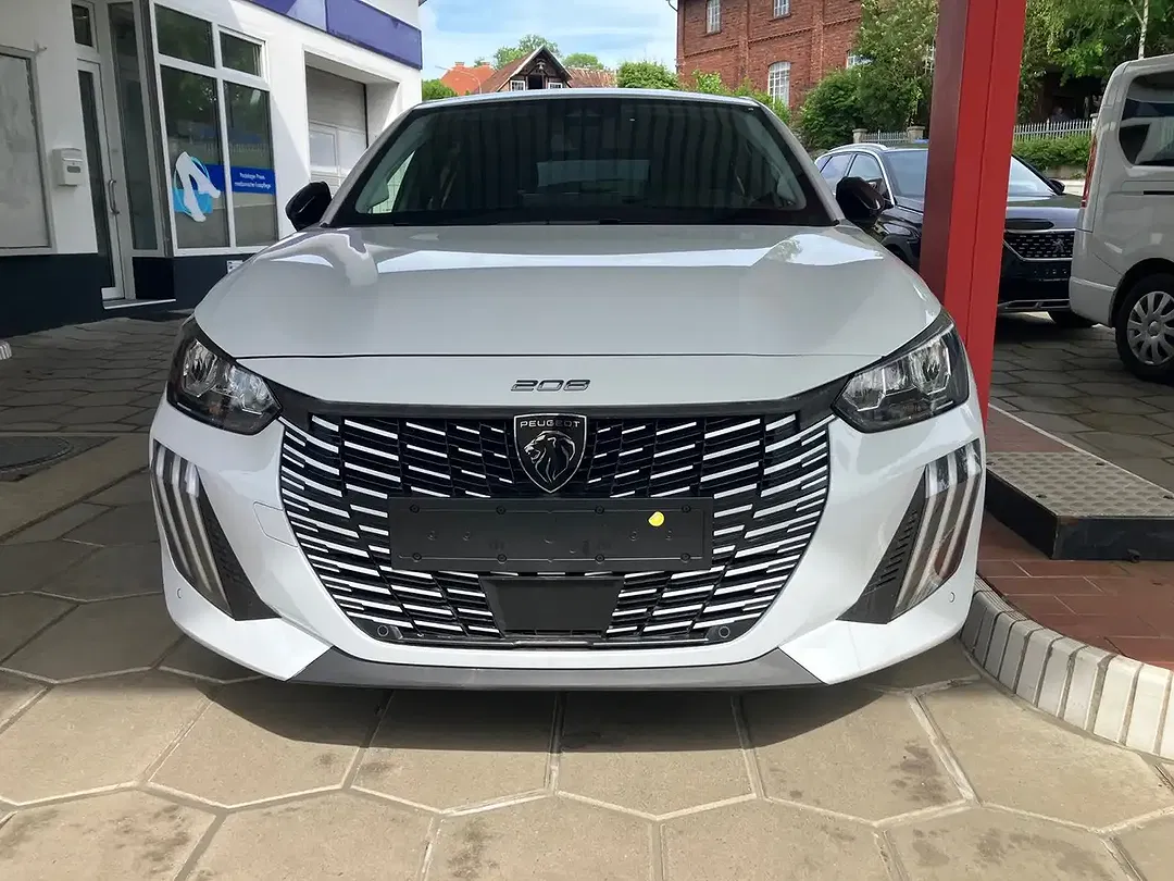 Peugeot 208 - Thumbnail 4