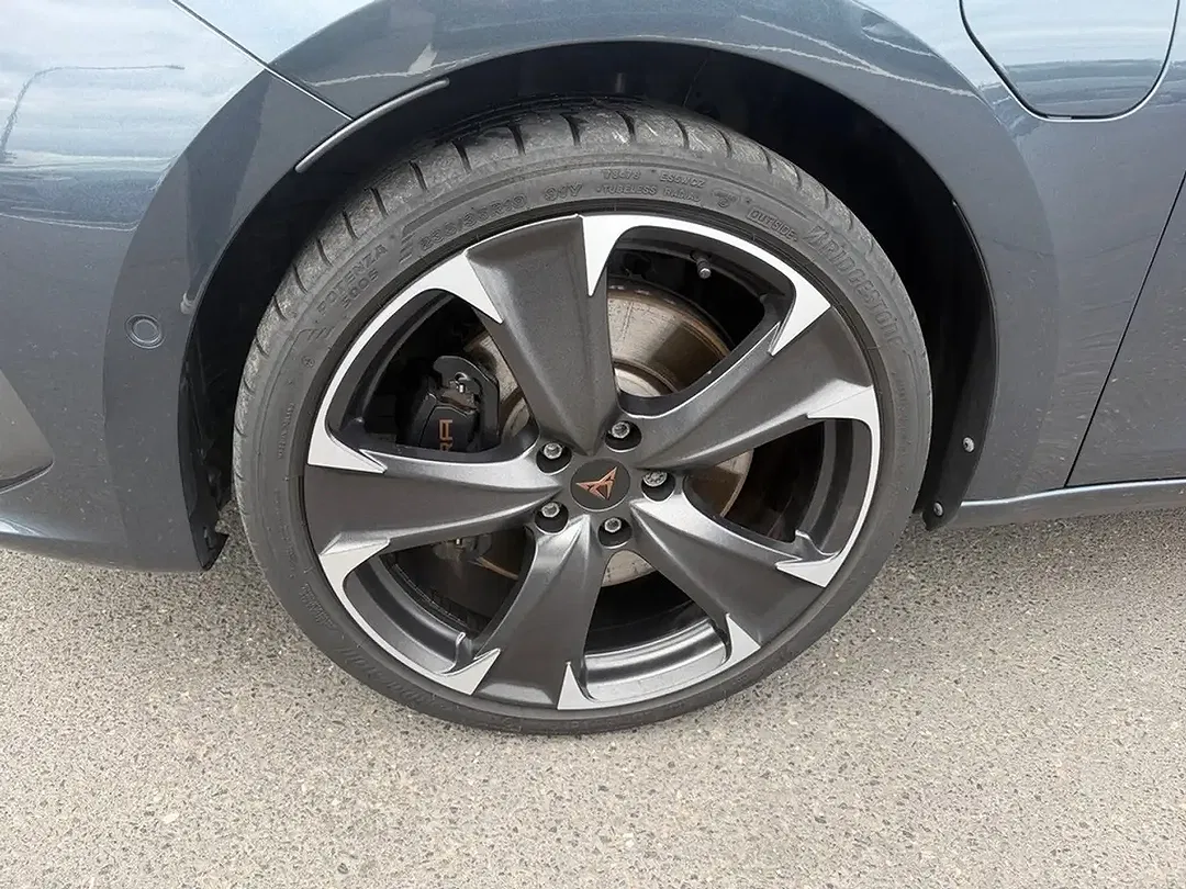 CUPRA Leon - Thumbnail 3