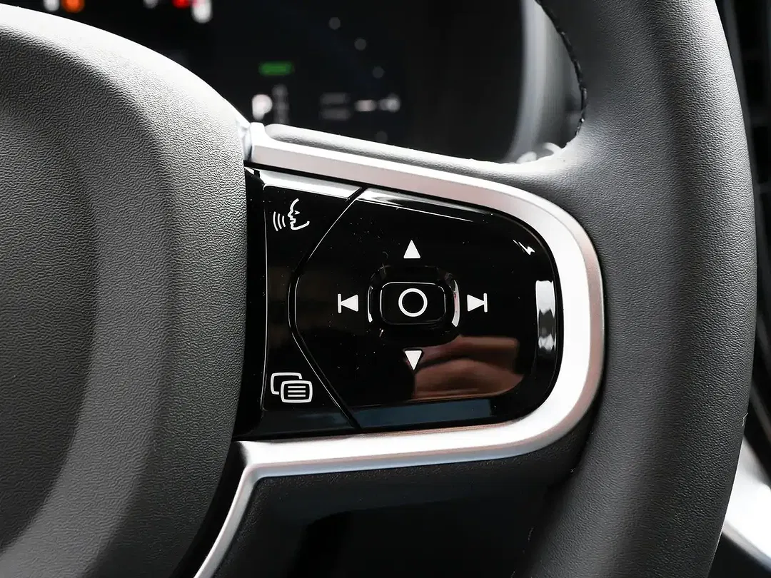 Volvo XC90 - Thumbnail 15