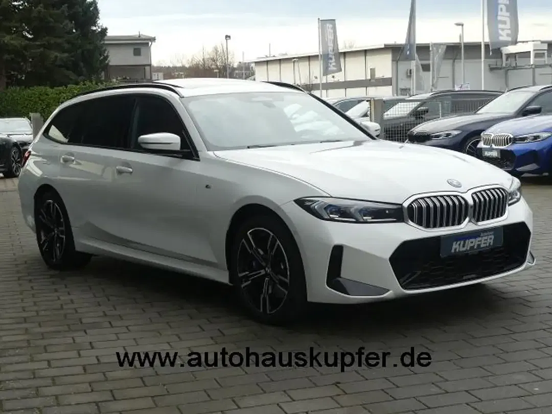 BMW 330 - Thumbnail 2