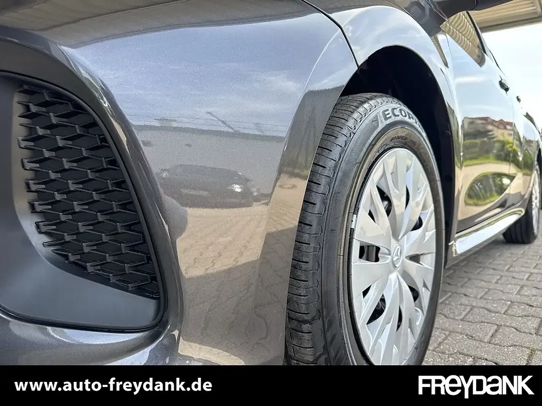 Mazda 2 - Thumbnail 6