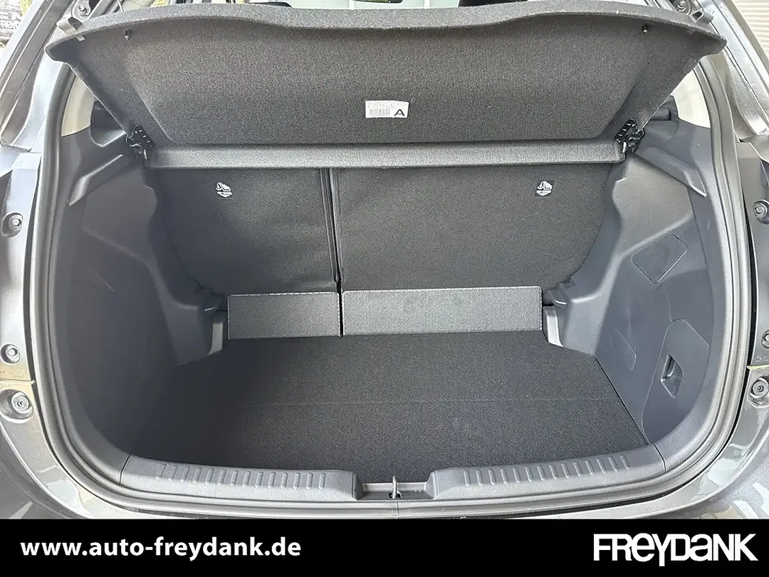 Mazda 2 - Thumbnail 9