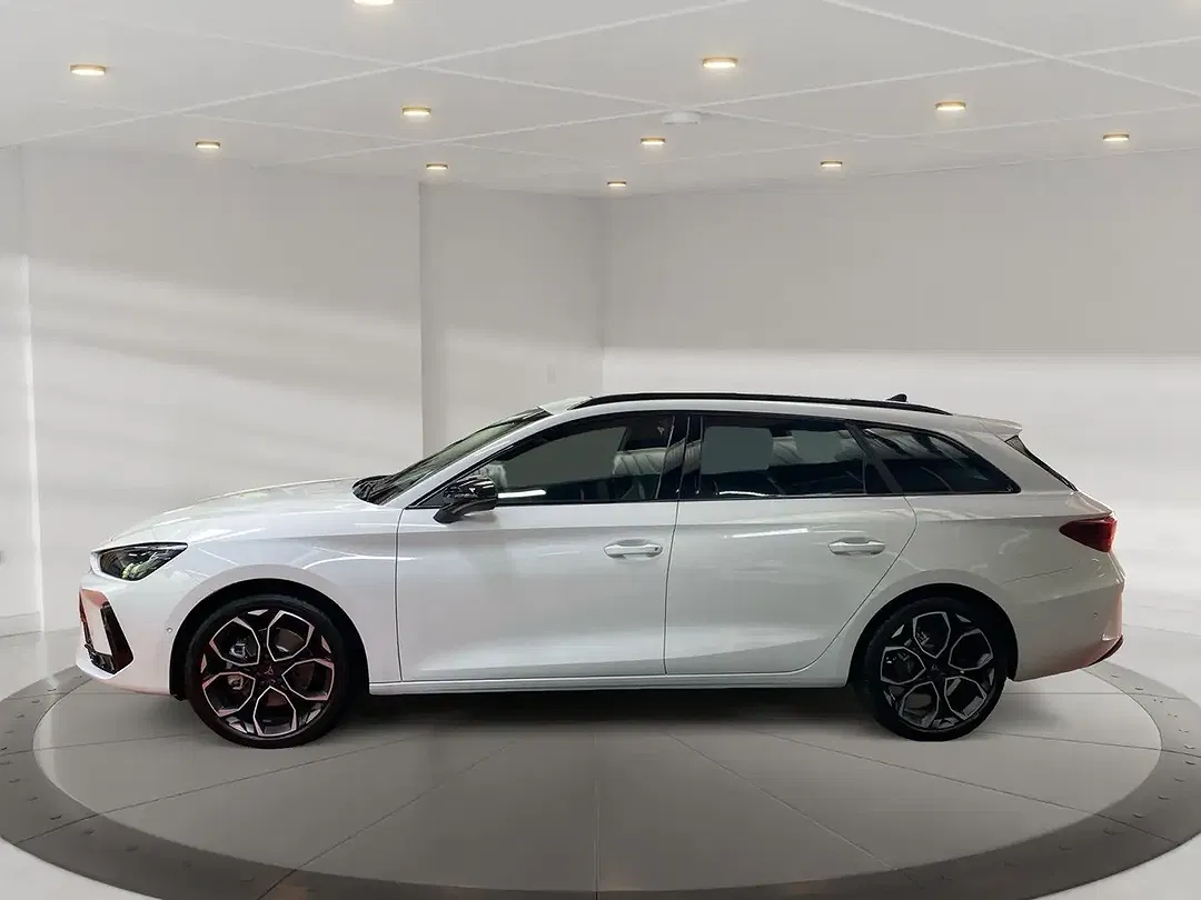 CUPRA Leon - Thumbnail 3