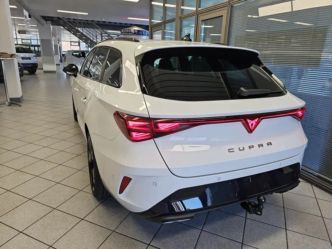 CUPRA Leon - Thumbnail 5
