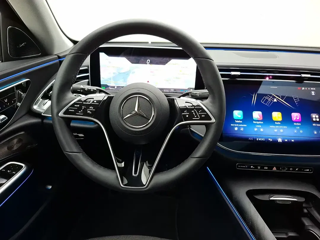 Mercedes-Benz E 220 - Thumbnail 12