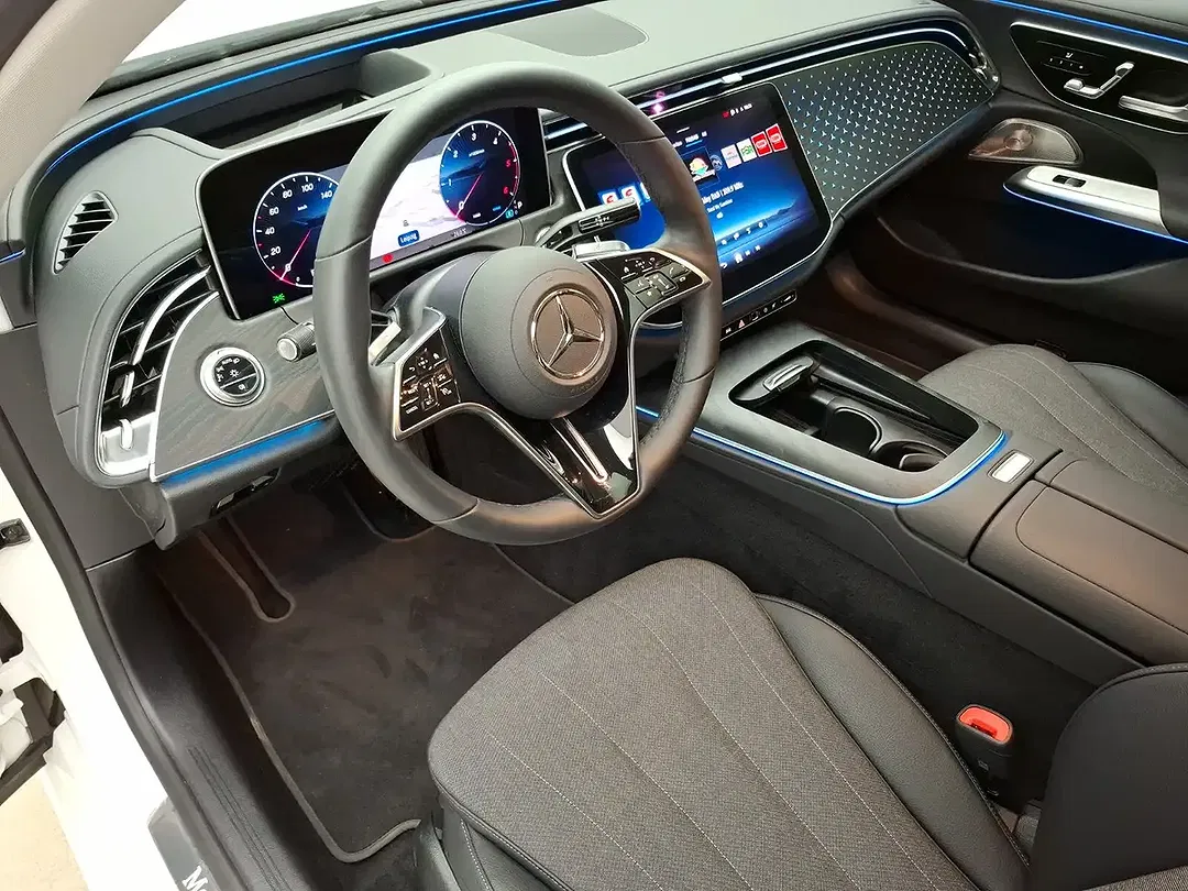 Mercedes-Benz E 220 - Thumbnail 8