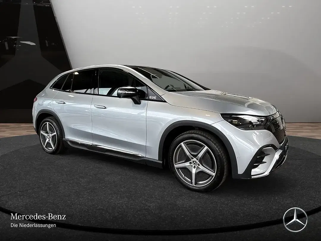 Mercedes-Benz EQE SUV - Thumbnail 4