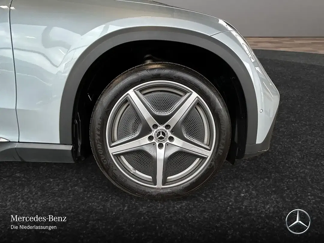 Mercedes-Benz EQE SUV - Thumbnail 5