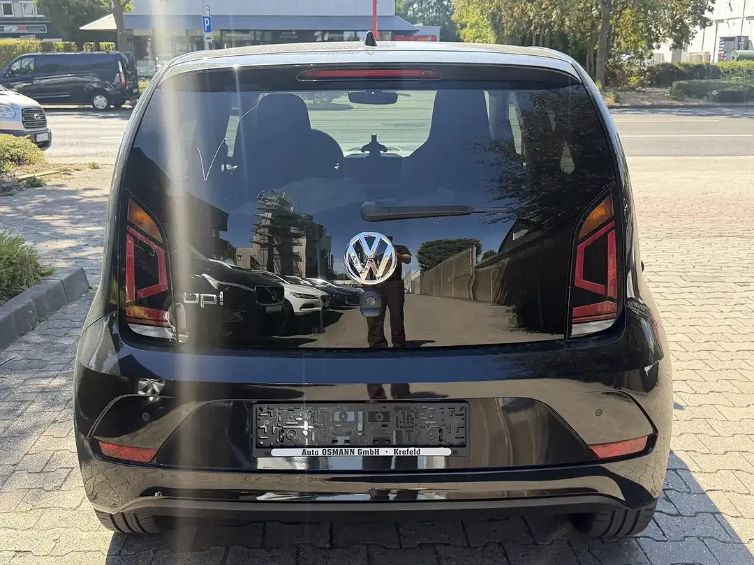 Volkswagen up! - Thumbnail 3