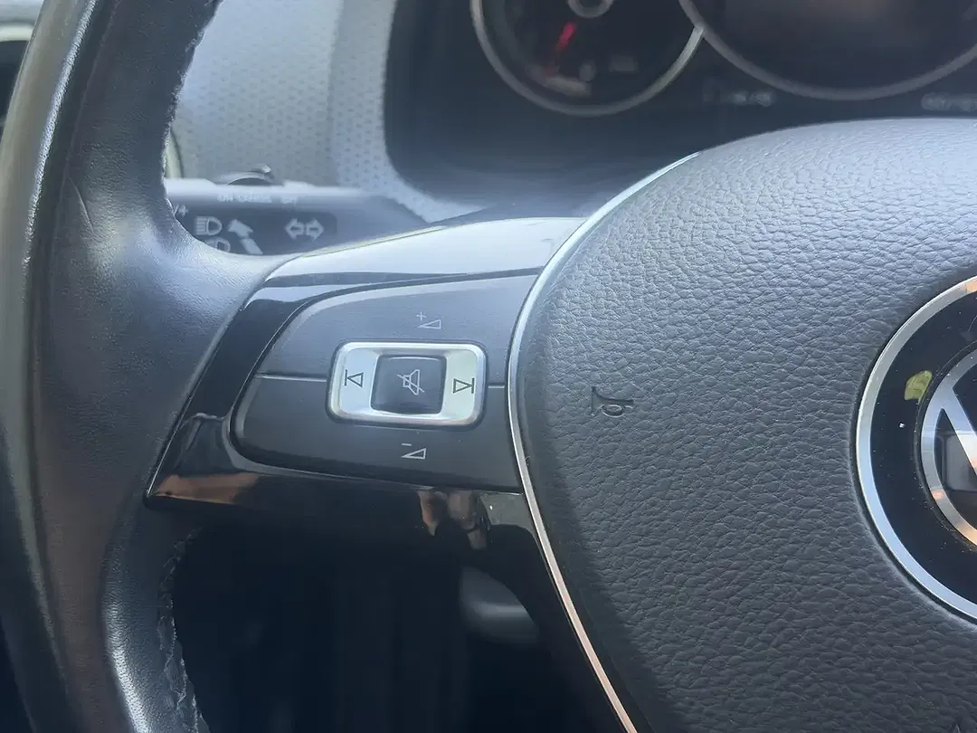Volkswagen up! - Thumbnail 9