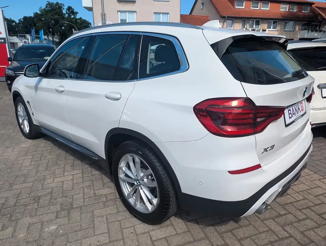 BMW X3 - Thumbnail 3