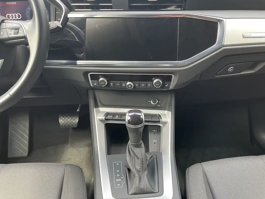 Audi Q3 - Thumbnail 11