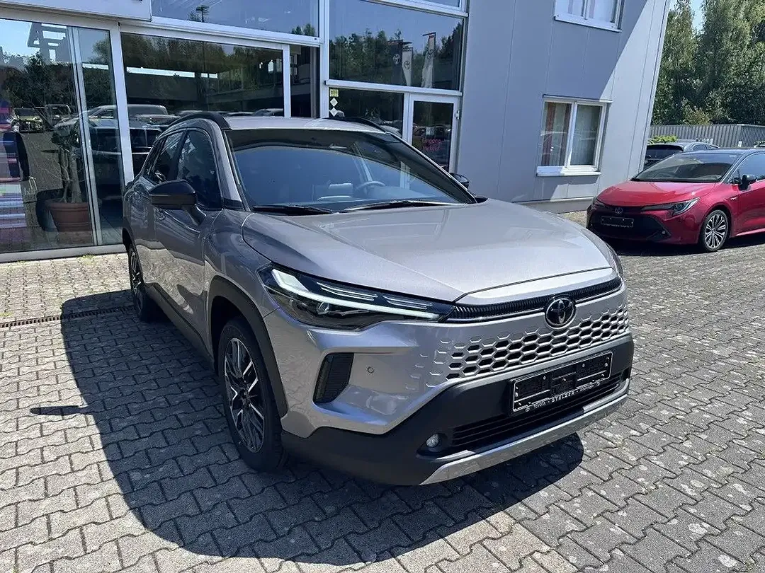 Toyota Corolla Cross - Thumbnail 6