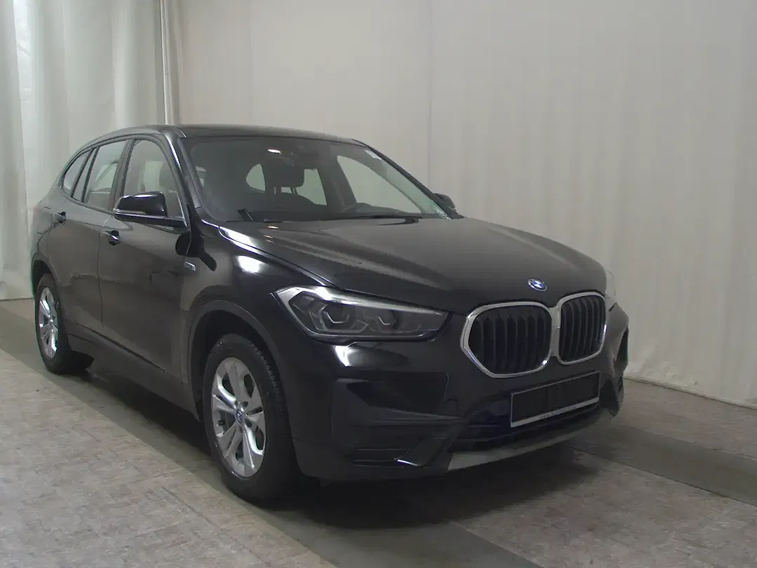 BMW X1 - Thumbnail 3