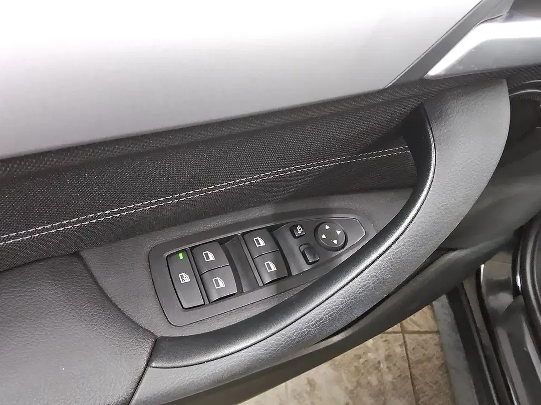 BMW X1 - Thumbnail 9