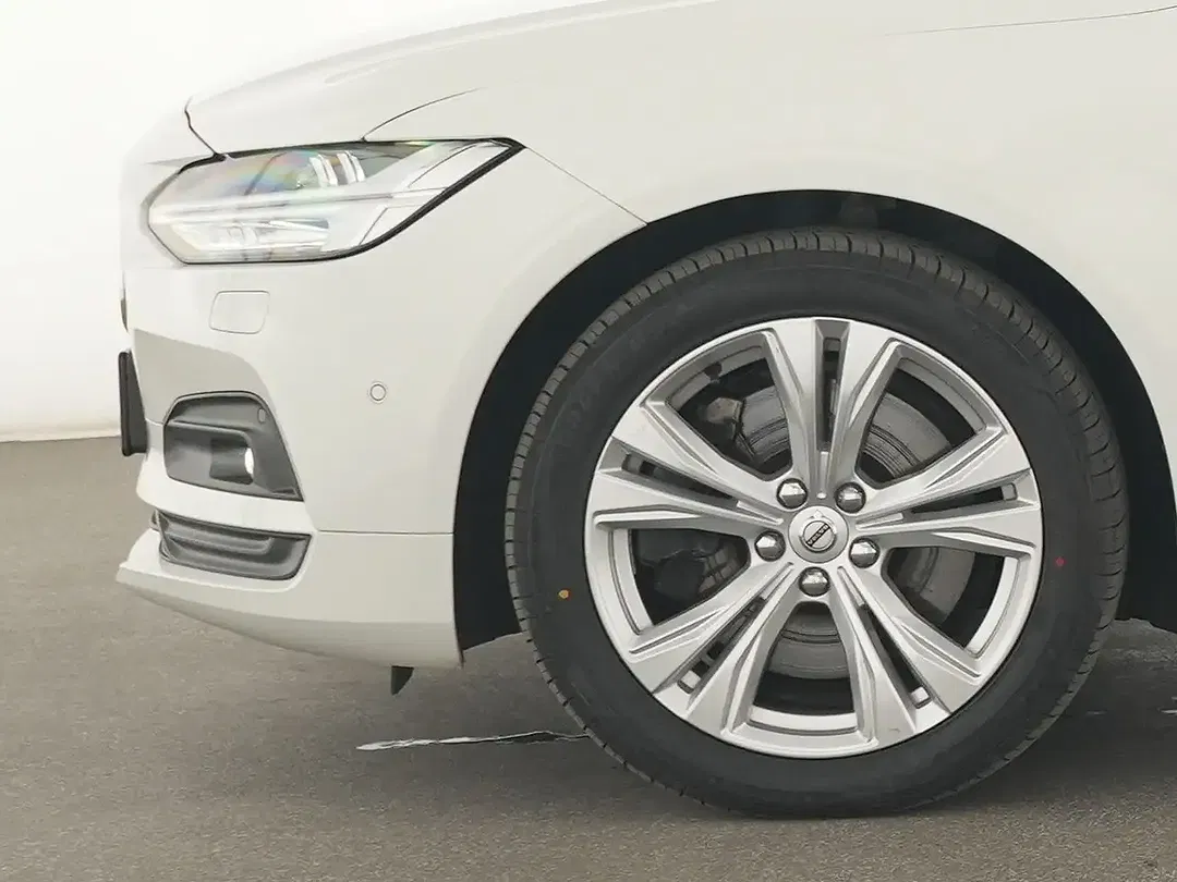 Volvo V90 Momentum Pro - foto 11