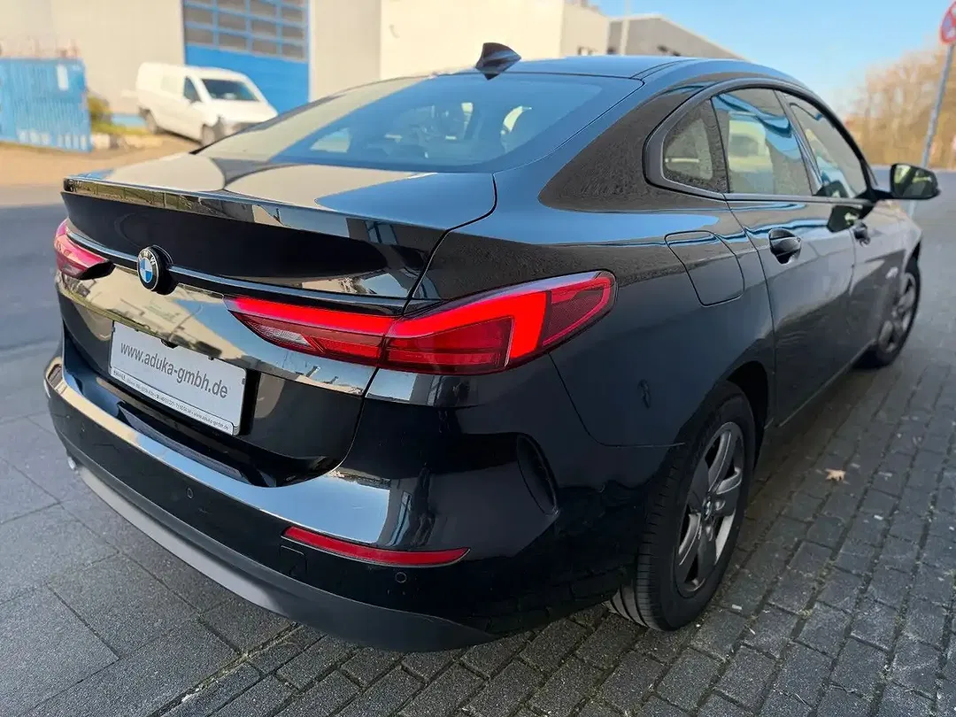 BMW 216 - Thumbnail 6