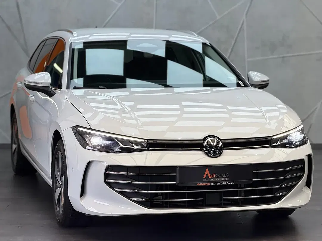 Volkswagen Passat Variant - Thumbnail 1