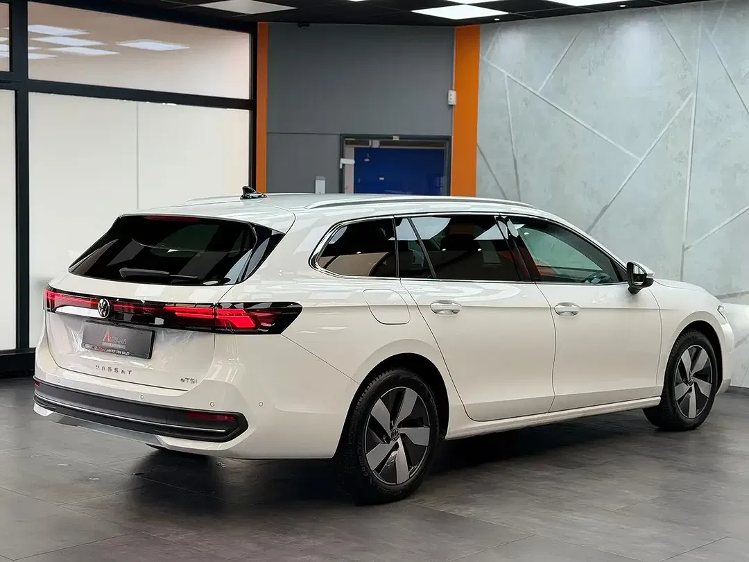 Volkswagen Passat Variant - Thumbnail 6