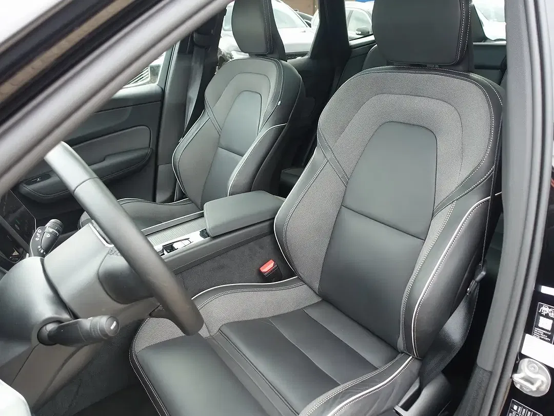 Volvo XC60 - Thumbnail 11