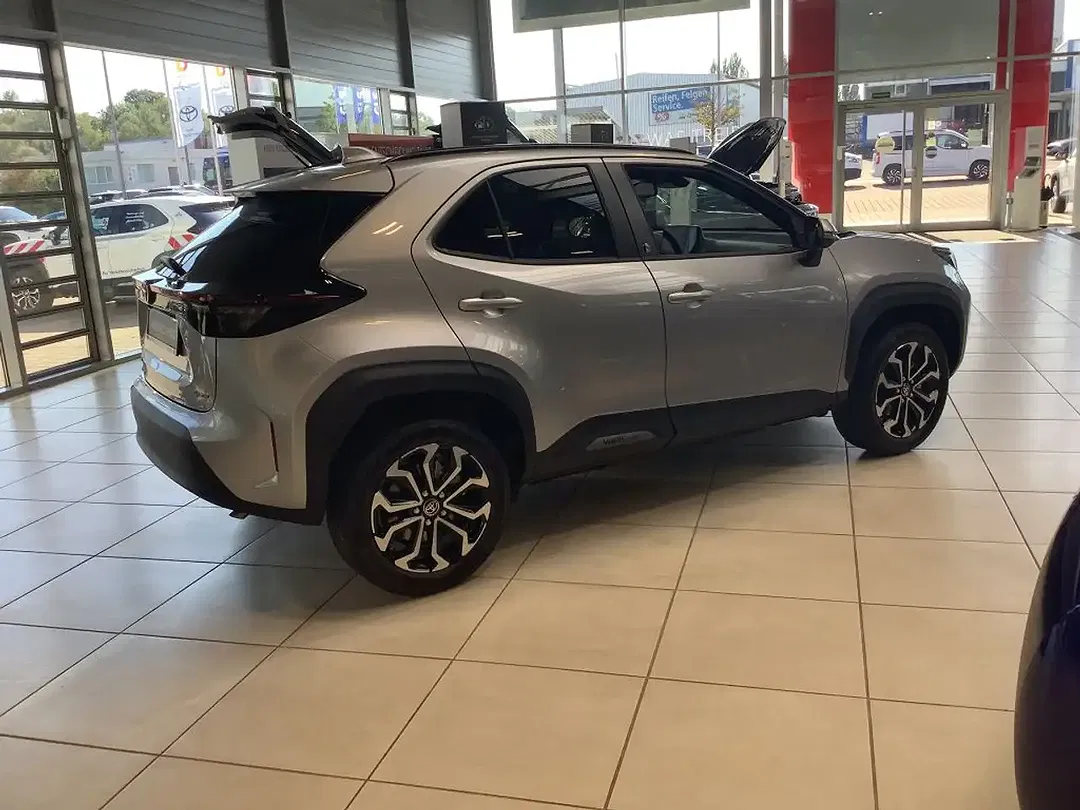 Toyota Yaris Cross - Thumbnail 5