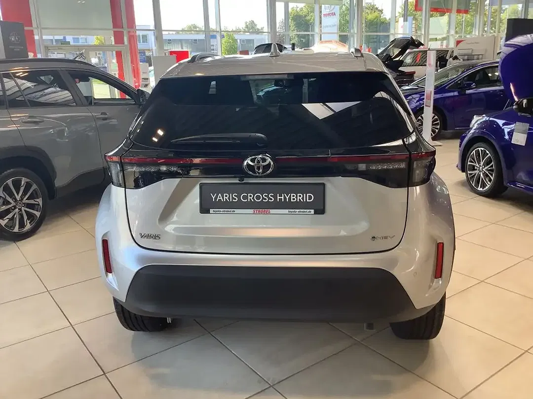 Toyota Yaris Cross - Thumbnail 6