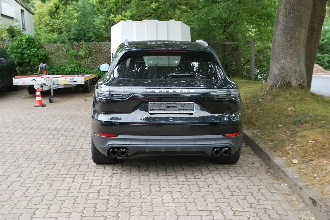 Porsche Cayenne - Thumbnail 5