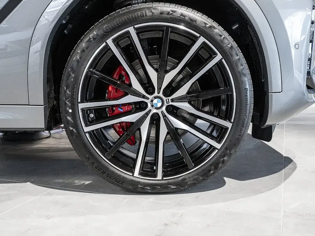 BMW X6 - Thumbnail 3