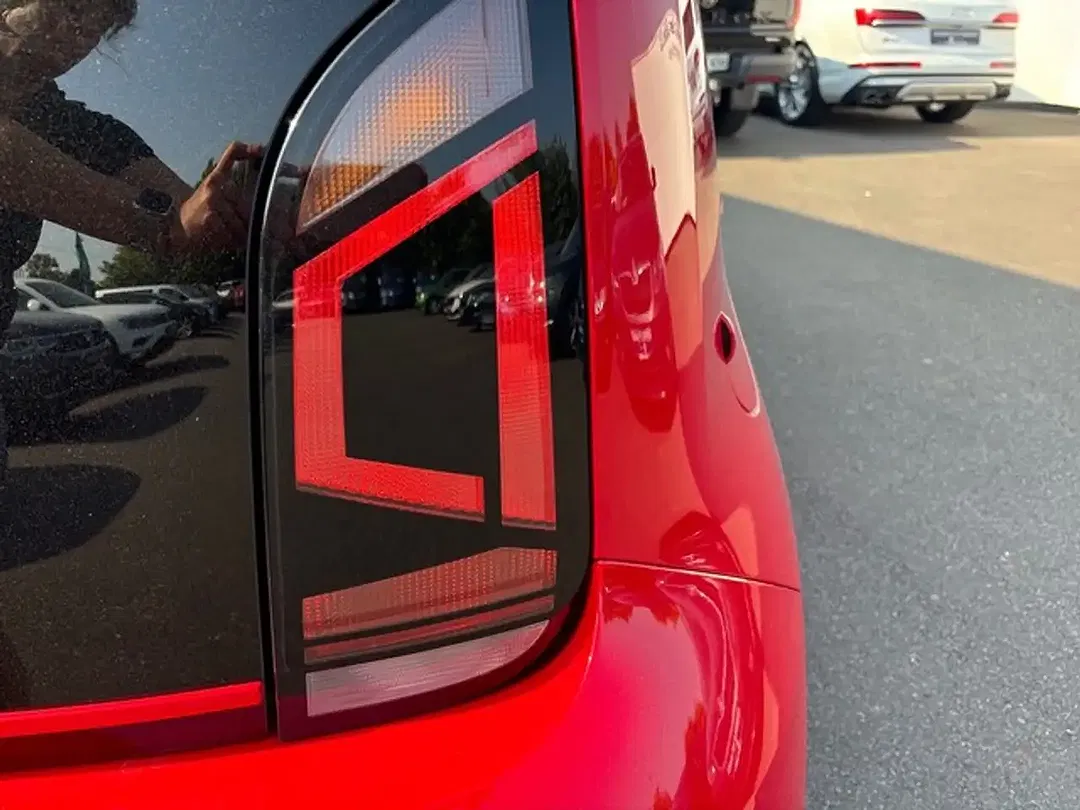 Volkswagen up! - Thumbnail 9