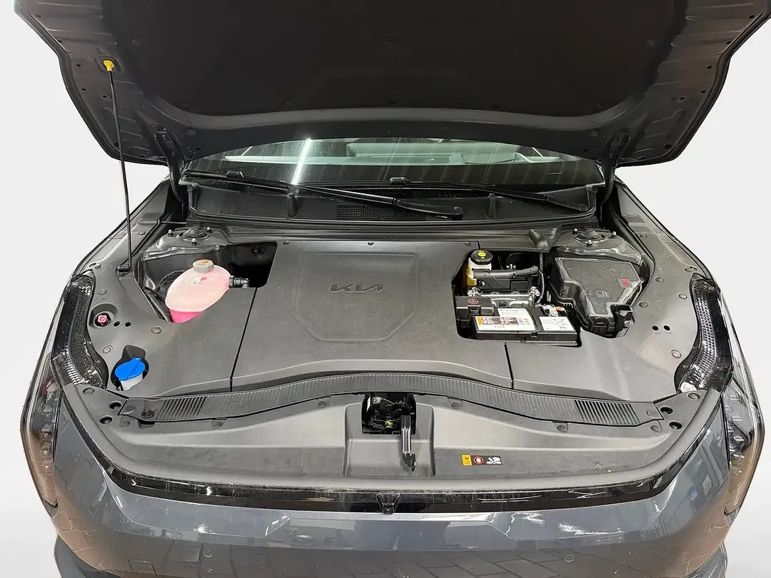 Kia EV4 - Thumbnail 13
