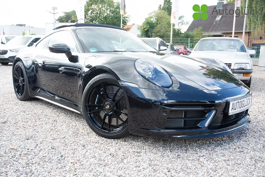 Porsche 911 Carrera 4 GTS - foto 15