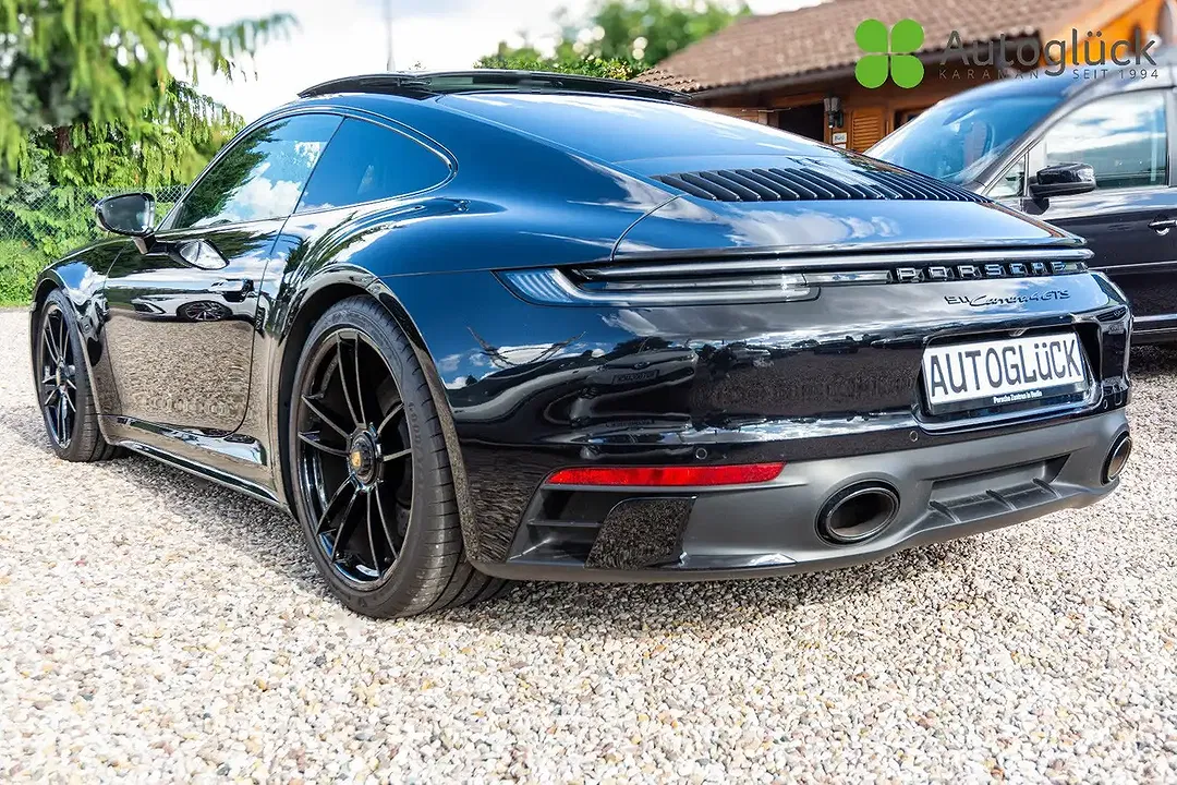 Porsche 911 - Thumbnail 4