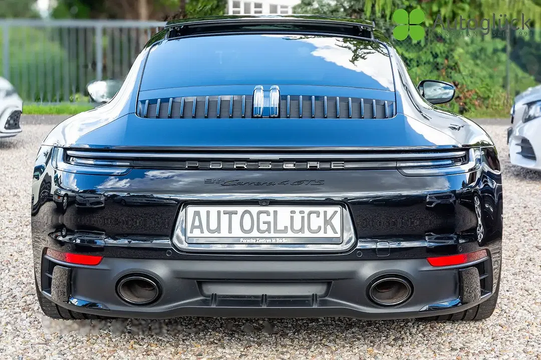 Porsche 911 - Thumbnail 6