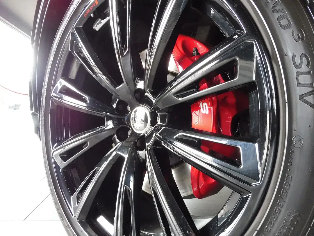 Audi SQ8 - Thumbnail 10
