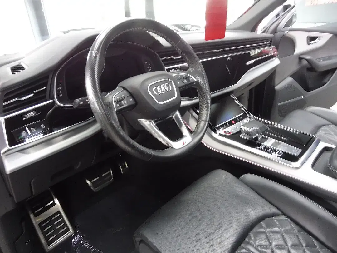 Audi SQ8 - Thumbnail 11