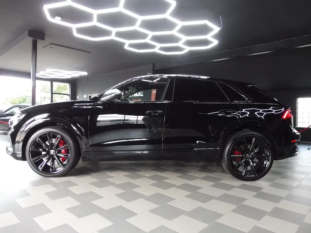 Audi SQ8 - Thumbnail 9