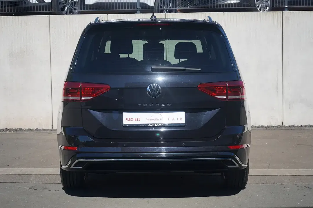 Volkswagen Touran - Thumbnail 3