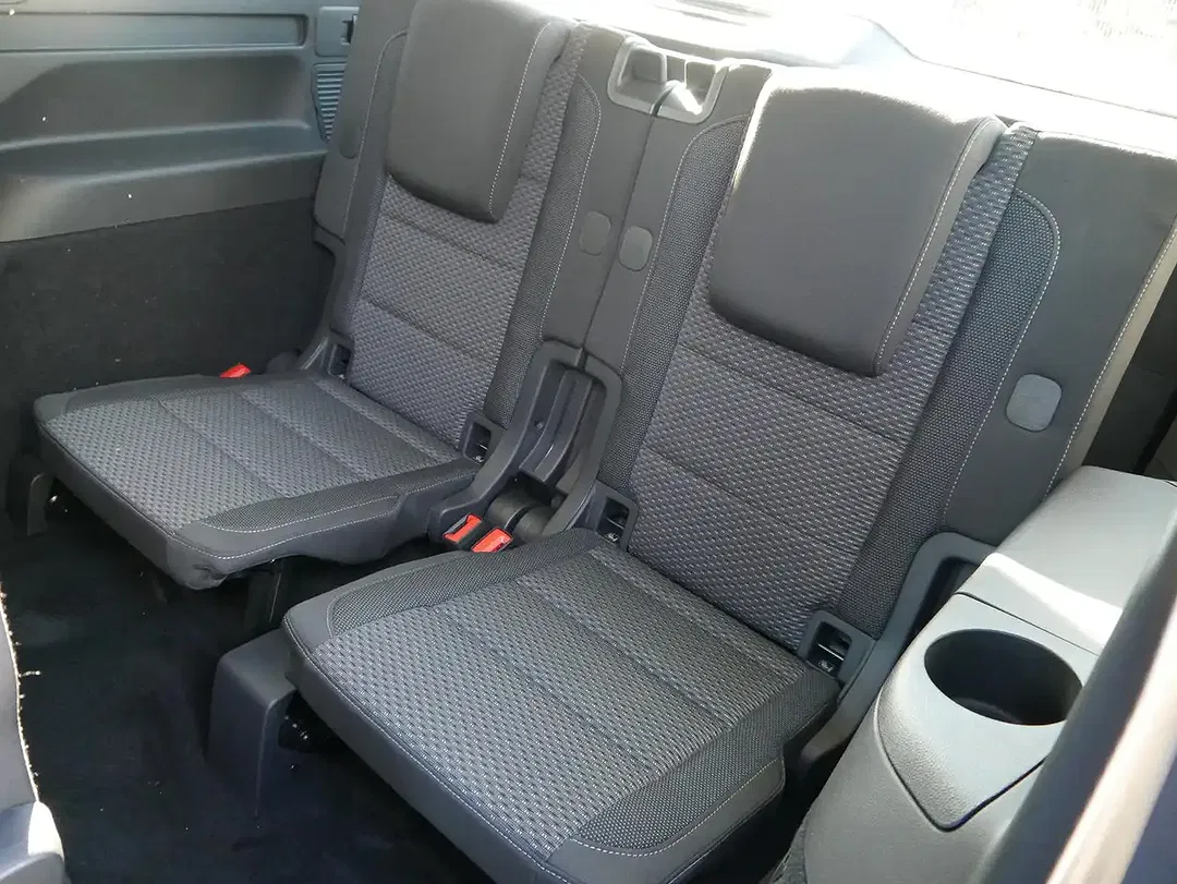 Volkswagen Touran - Thumbnail 9
