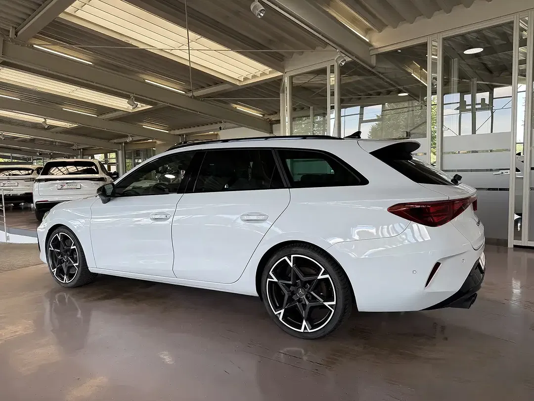 CUPRA Leon - Thumbnail 4