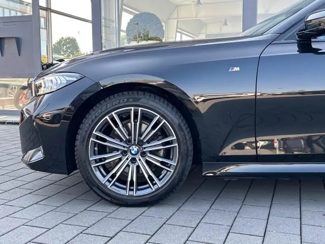 BMW 320 - Thumbnail 3