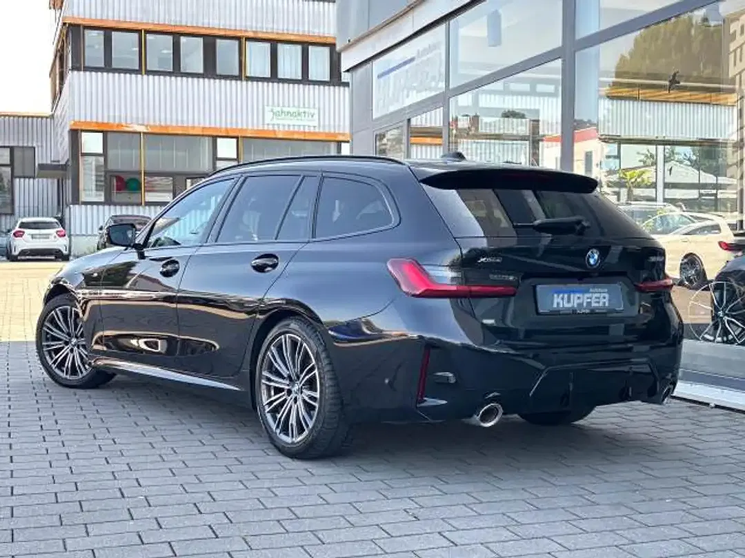 BMW 320 - Thumbnail 4