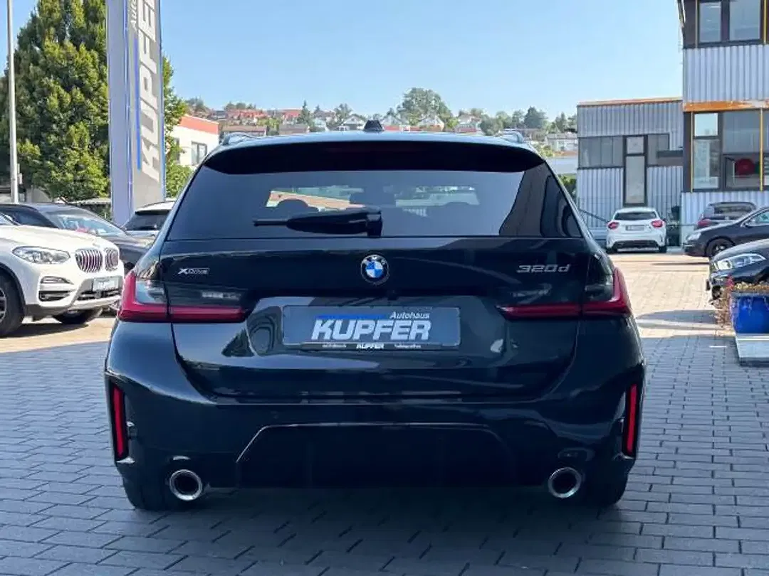 BMW 320 - Thumbnail 5