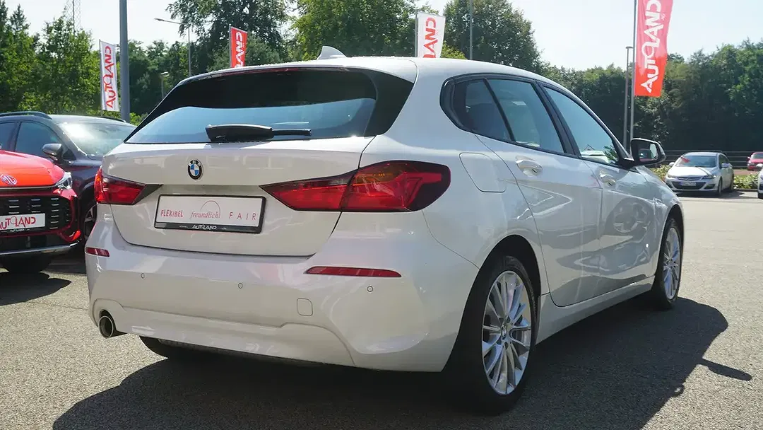 BMW 118 - Thumbnail 9