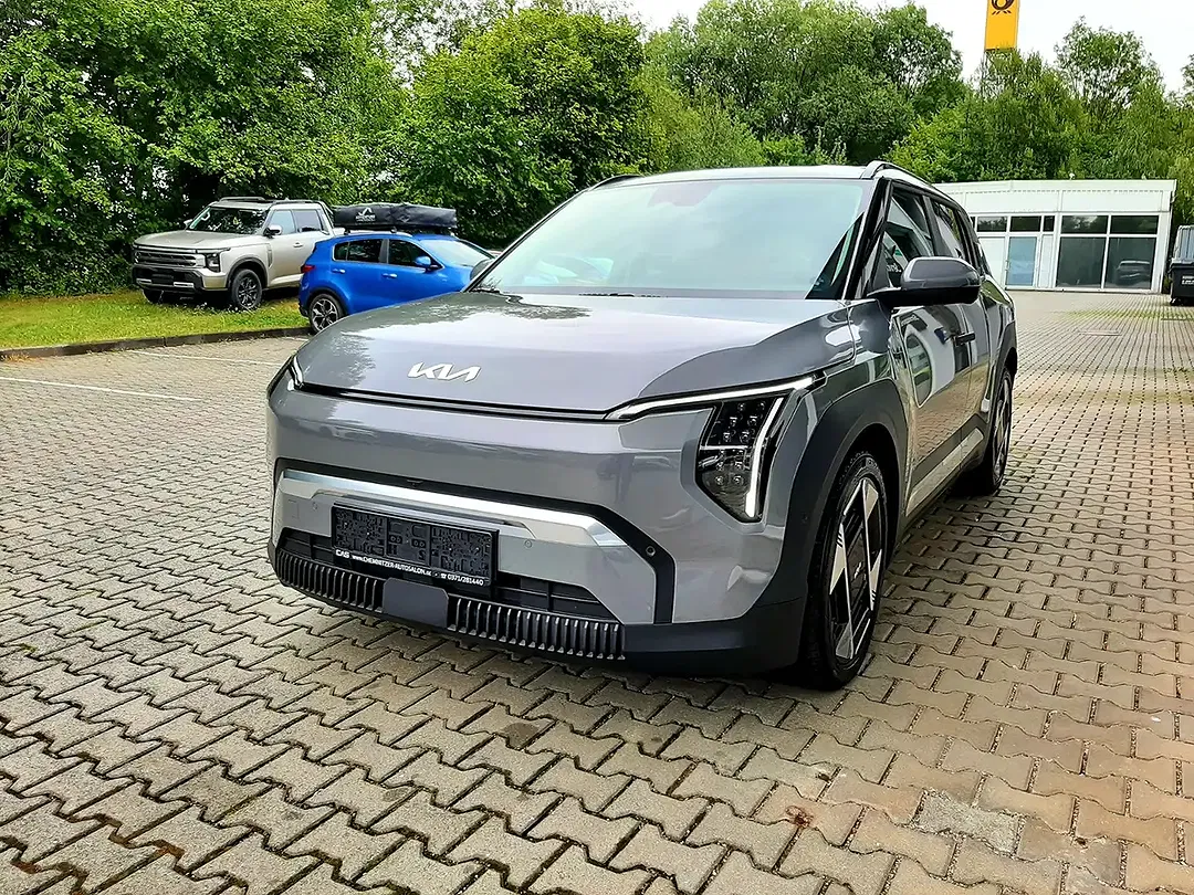 Kia EV3 - Thumbnail 3